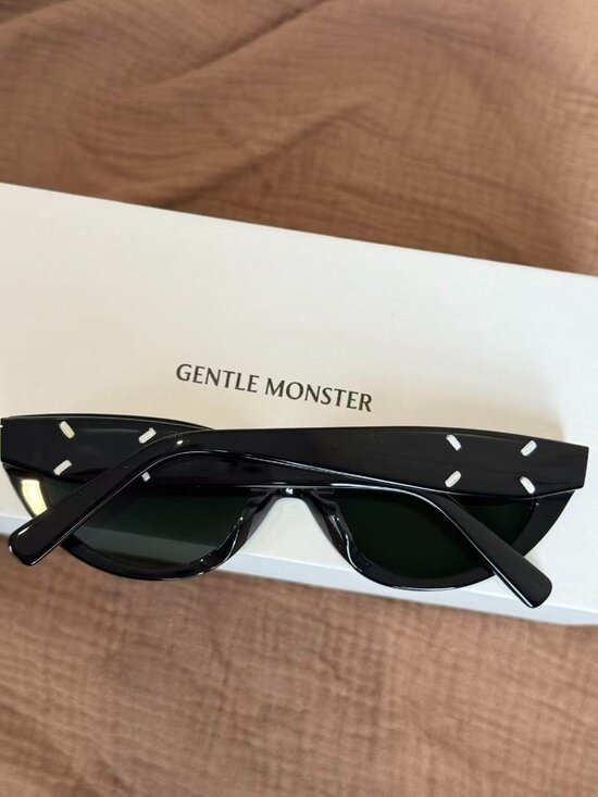 Maison Margiela x Gentle Monster MM108 Sunglasses Black Cat Eye Oval Unisex main image 6